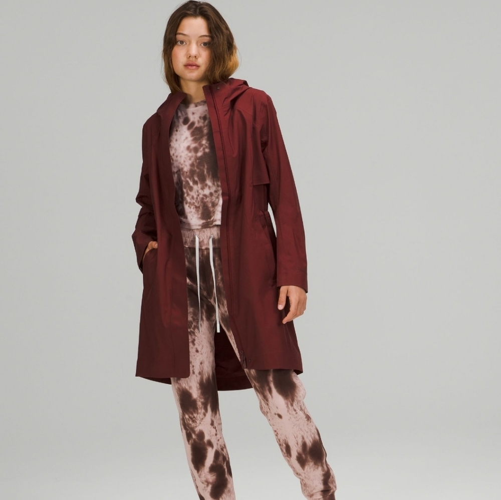 Lululemon Rain Rebel Jacket size 8 red merlot